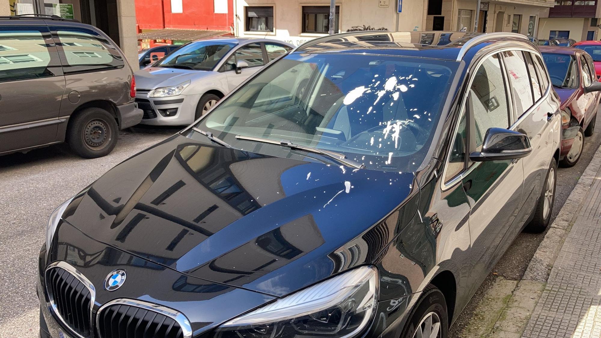 Acto vandálico: una docena de coches amanecen llenos de pintura en Vigo