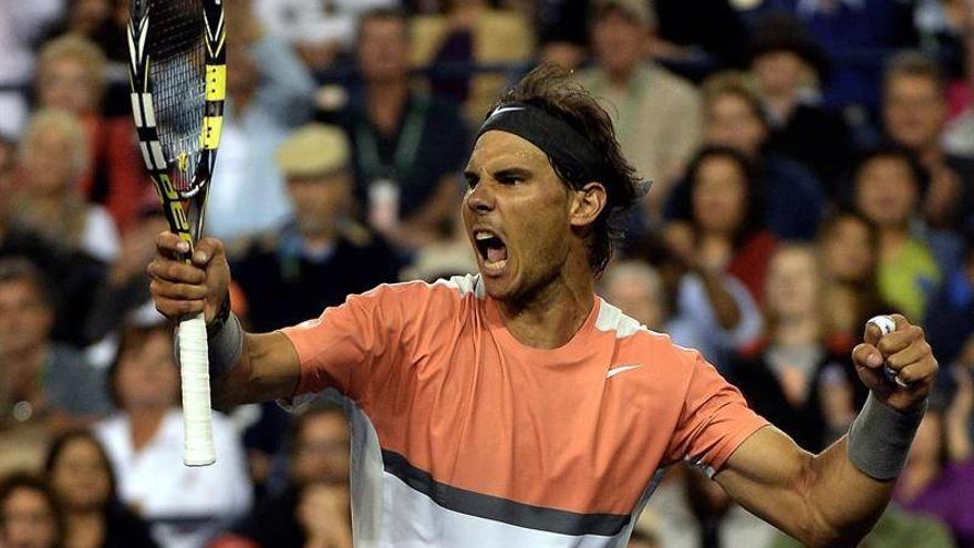 Nadal gana a Stepanek con sufrimiento en tres sets