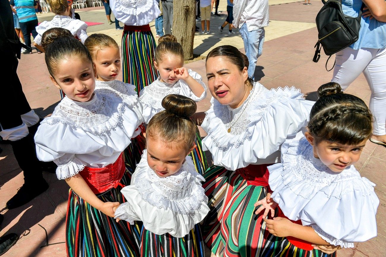 Las chácaras y tambores llenan las calles de Gran Canaria de norte a sur por el Día de Canarias