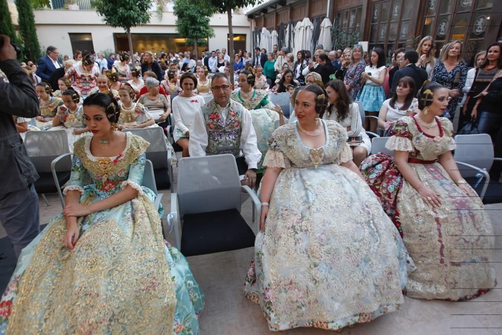 Entrega de los certificados de tejido de seda valenciana