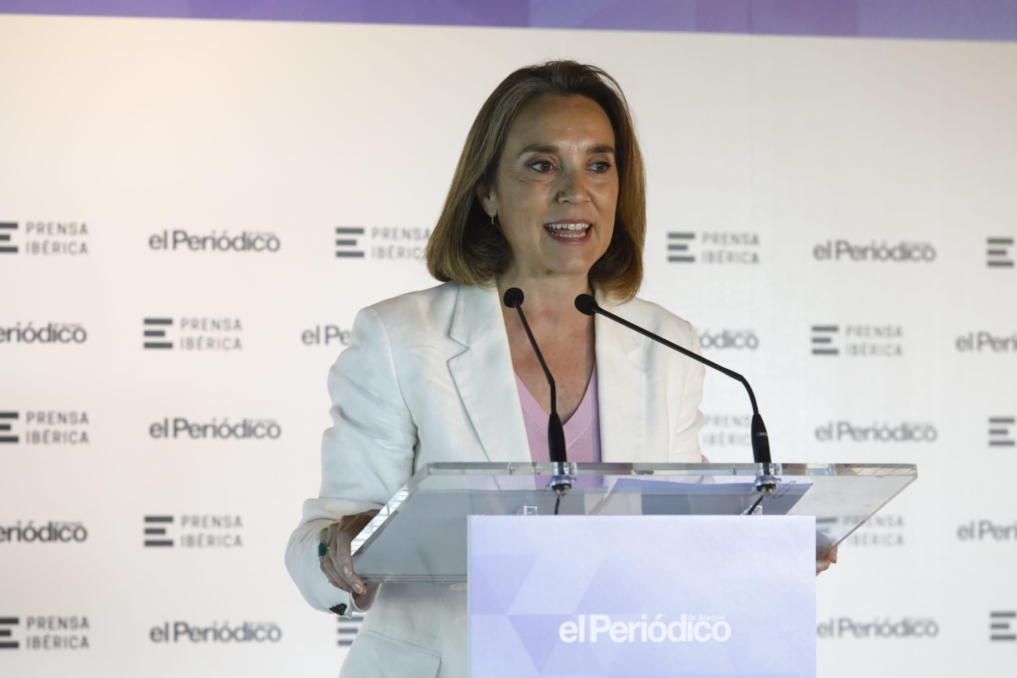 En imágenes | Natalia Chueca hace balance del ecuador del mandato en un desayuno con El Periódico de Aragón