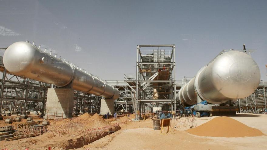 Del bloqueo de Ormuz al cerco de Bab el-Mandeb: el Golfo busca nuevas rutas para su petróleo con cada vez menos alternativas
