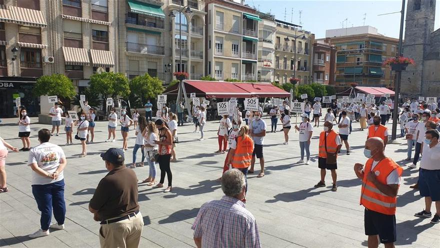 Los empresarios feriantes marcharán el lunes en Córdoba en protesta por el &quot;olvido&quot; de las administraciones