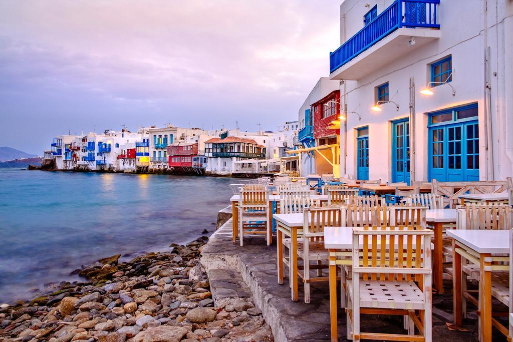 Amanece en Mykonos y la isla se llena de color