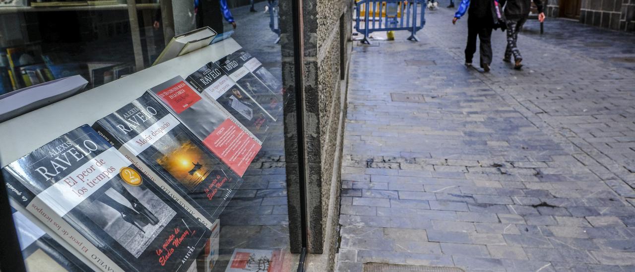 Libros de Alexis Ravelo en la Librería del Cabildo de Gran Canaria