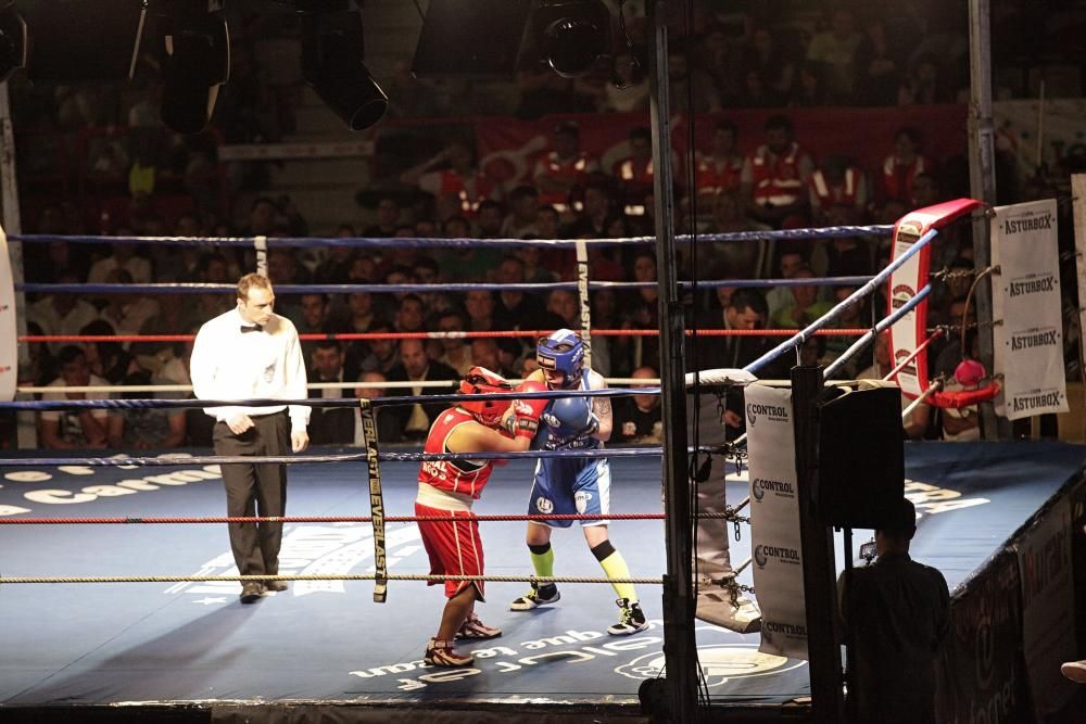 Velada en el Palacio de los Deportes de La Guía