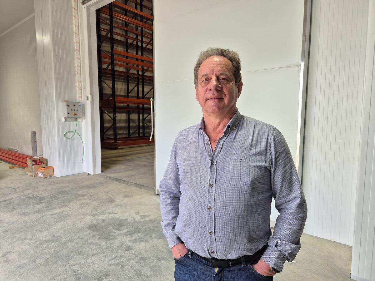 Antonio Fero Insua en las nuevas instalaciones de Panaderías Toñito en el polígono de Piadela, en Betanzos