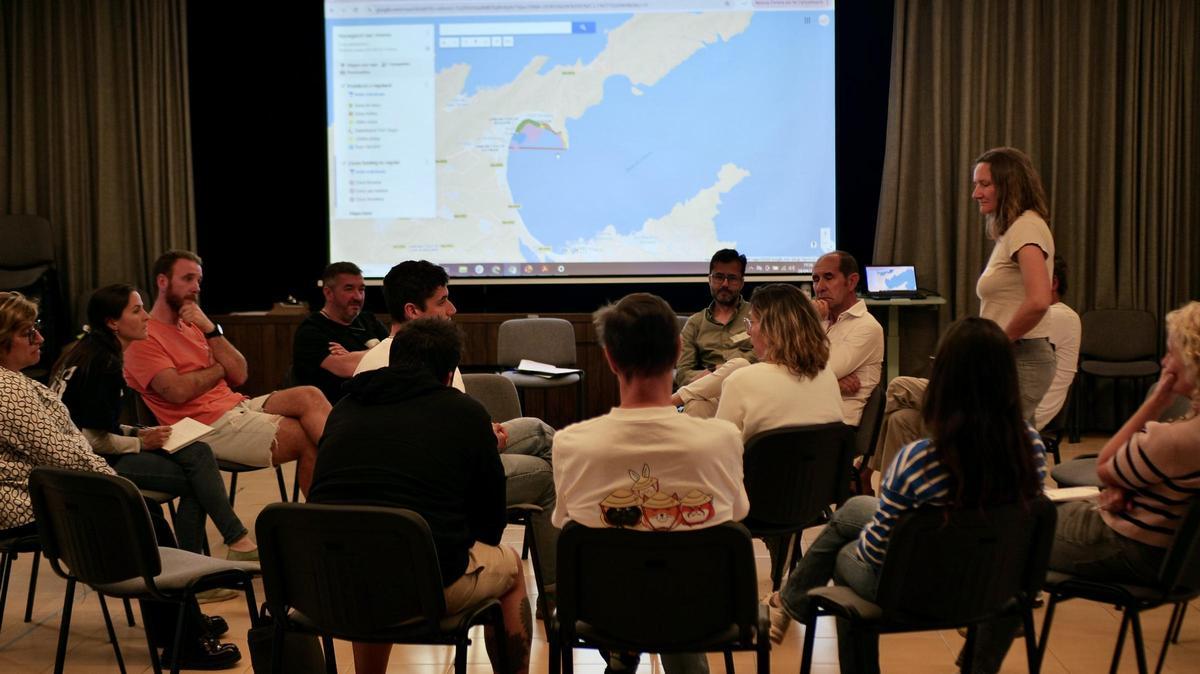 Una imagen de la reunión del Fòrum Talaia Nord celebrada este martes en el Port de Pollença.