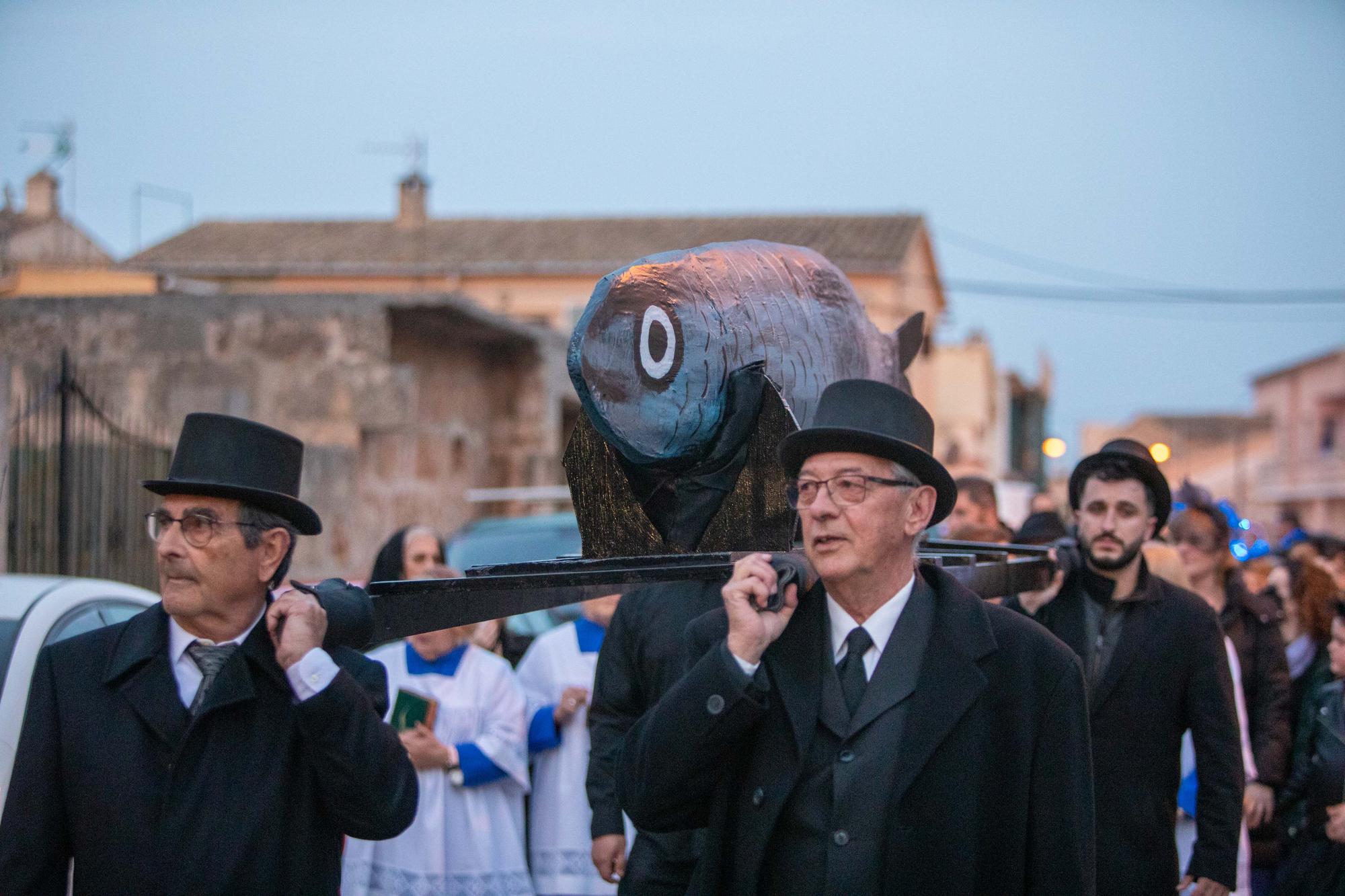 Las mejores fotos del entierro de la sardina que ha despedido la fiesta del Carnaval en Mallorca