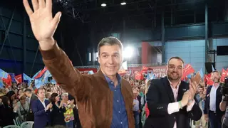 Sánchez pide en Gijón el voto para Barbón: "Gobierna el presente y tiene una visión de futuro para Asturias"