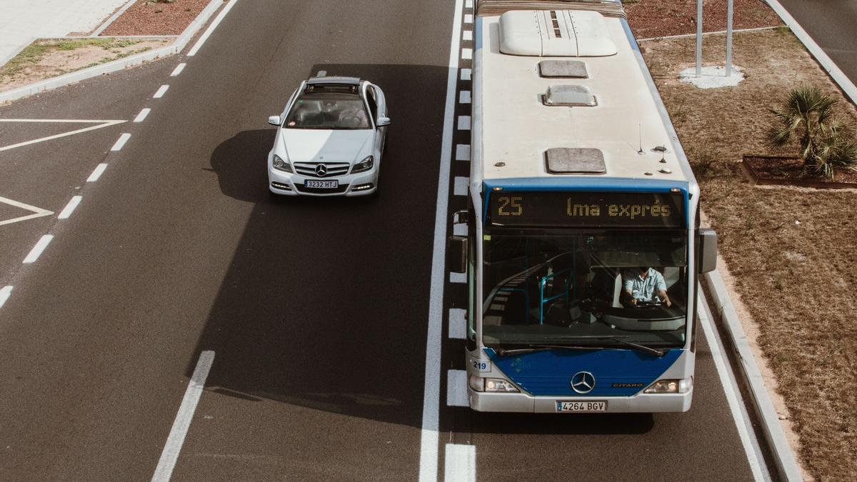 Estreno del carril VAO en la autopista del aeropuerto a Palma