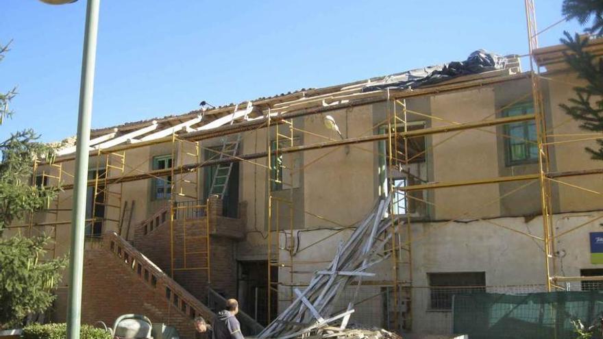 Obras en el edificio proyectado para albergue que recibió hace 7 años una subvención de la Junta.