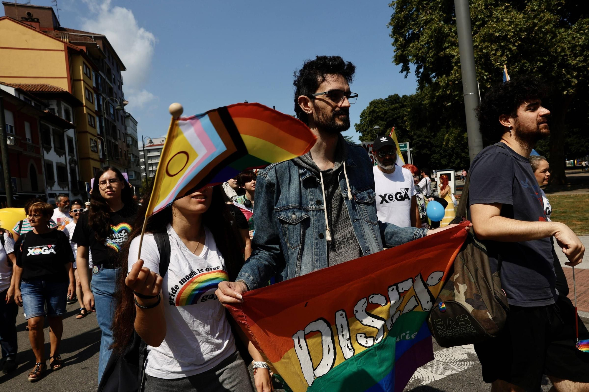 EN IMÁGENES: la Marcha del Orgullo LGTB por Avilés