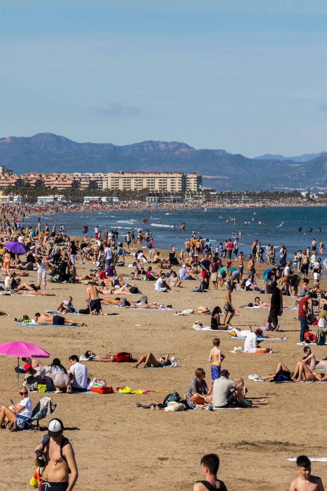 Domingo de Fallas... ¿o de playa?