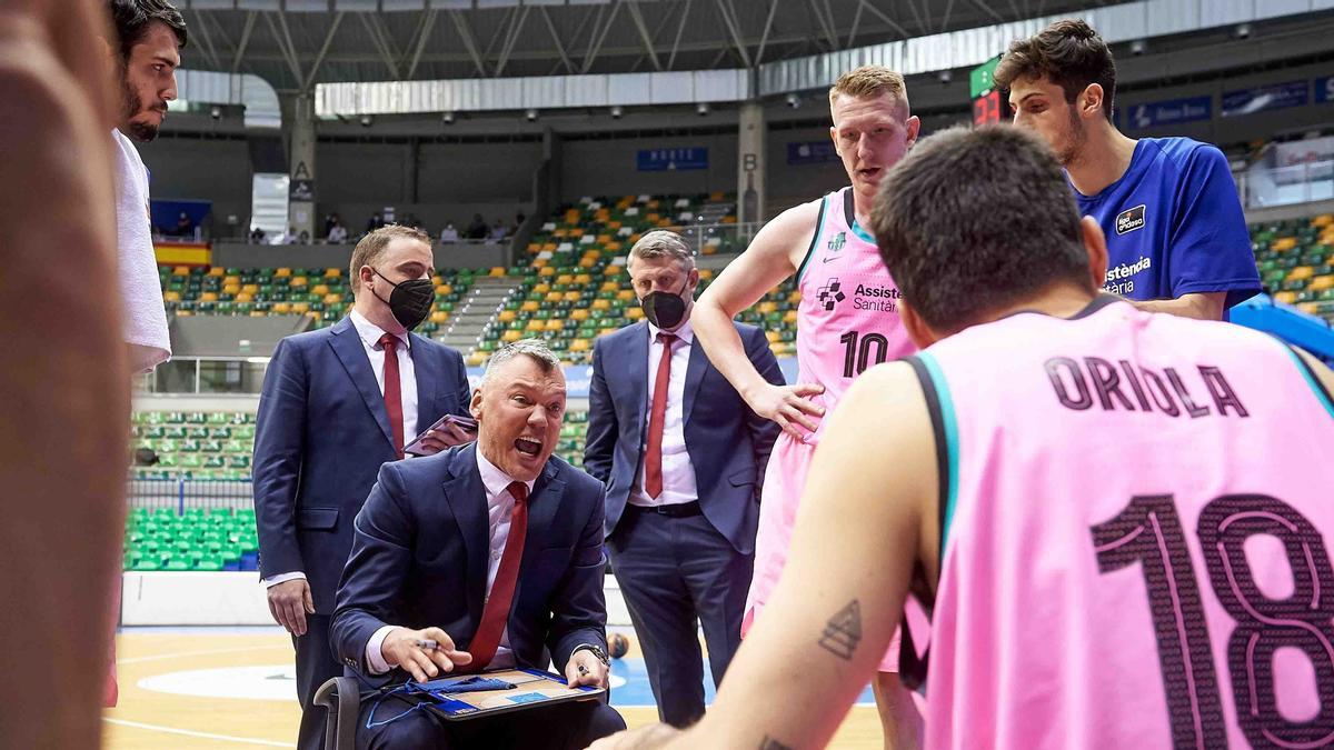 Jasikevicius, dando órdenes a sus jugadores