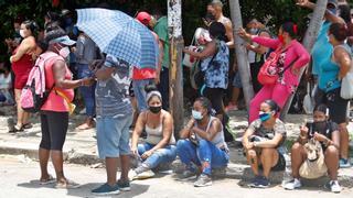 Cientos de personas protestan en un pueblo cubano contra el Gobierno