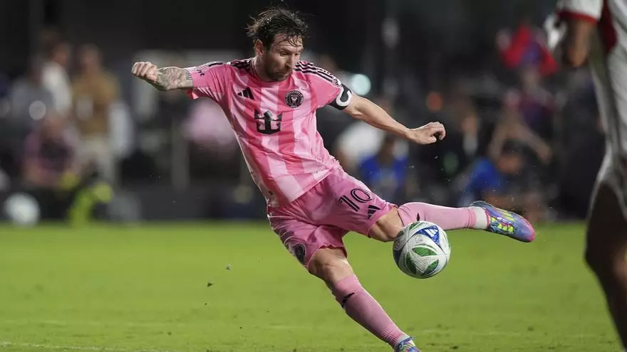 El invento de Messi convertido en golazo que anul車 el VAR