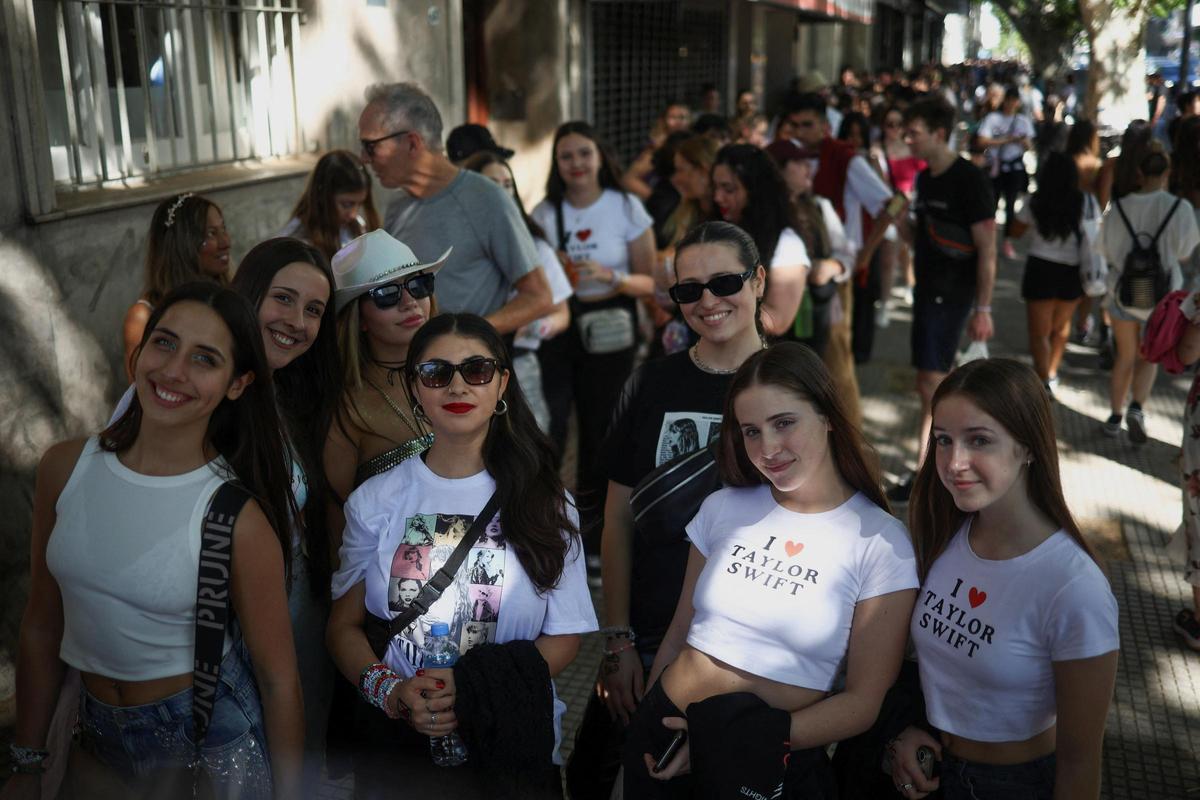 Fans de Taylor Swift en su concierto en Buenos Aires