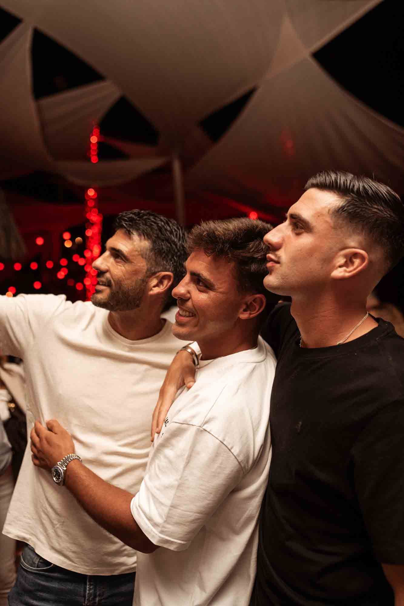 Puntapiedra reabre sus puertas con la fiesta que marca el inicio del verano 2025 en Alicante