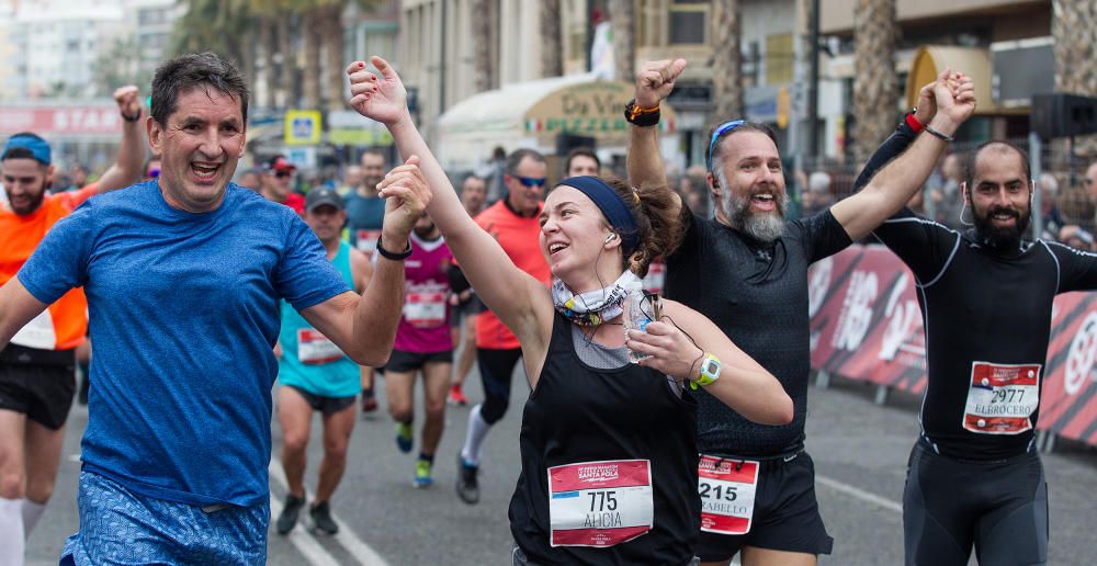 Las mejores imágenes de la 30 edición de la Media Maratón de Santa Pola