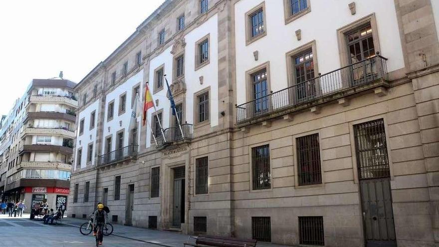 Fachada del Palacio de Justicia de Pontevedra. // Rafa Vázquez