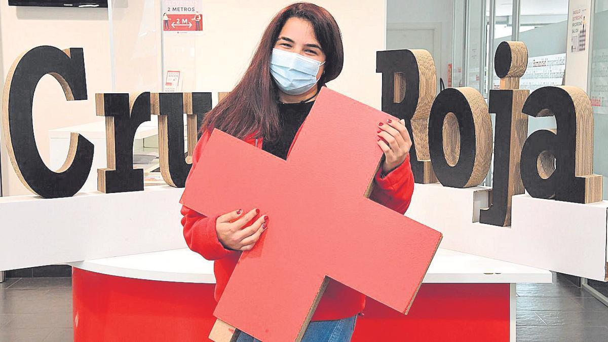 Raquel Sanduende, en la sede de Cruz Roja