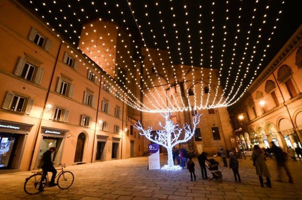 Luces de Navidad de Bolonia, Italia.