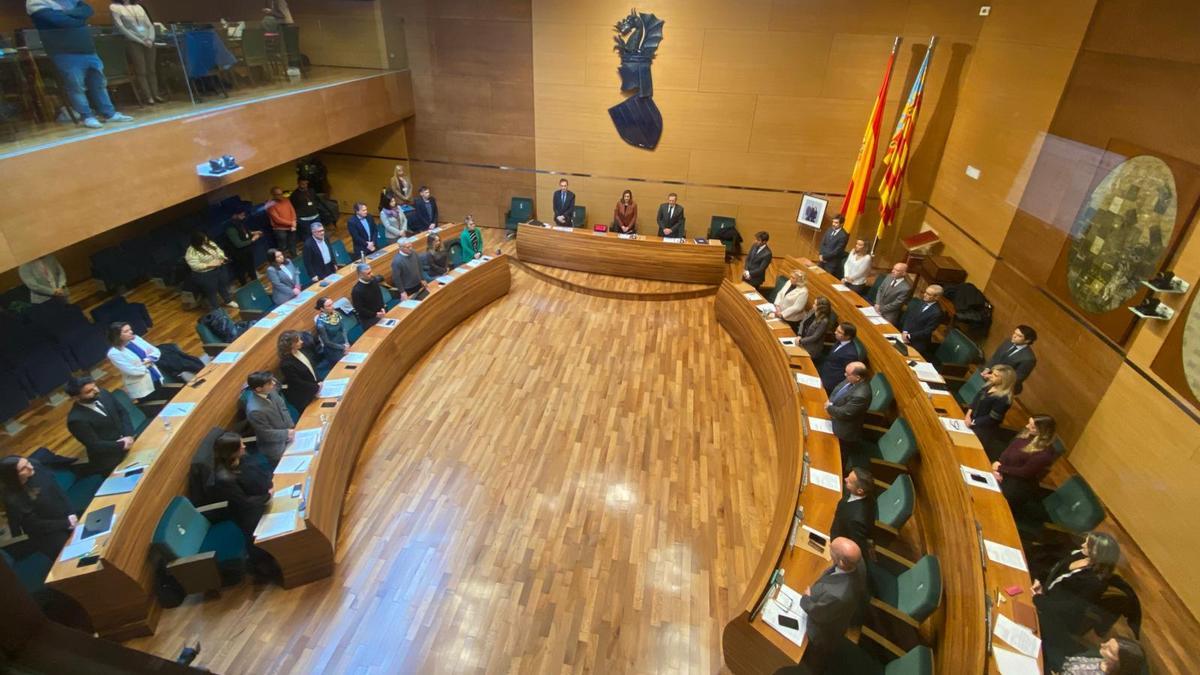 Minuto de silencio en el pleno del Ayuntamiento de València.