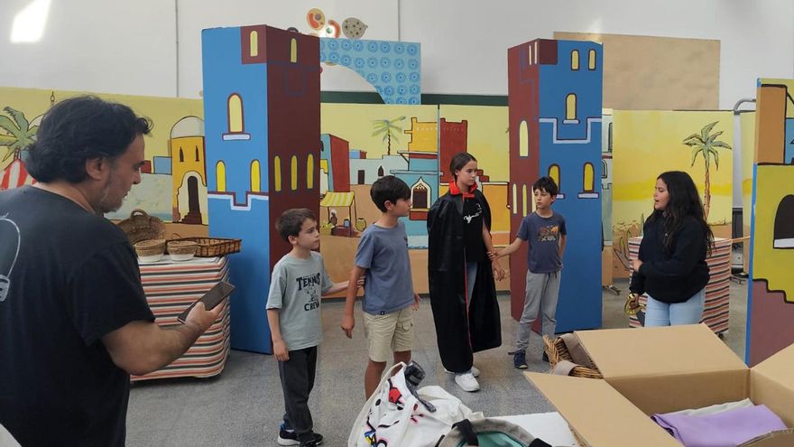 &quot;Aladdin&quot; llega al Palau Altea de manos de 300 alumnos del colegio El Branquinal