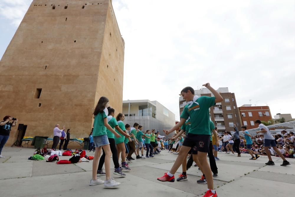 Trobada Escolar de Dansà Tradicional en Torrent.