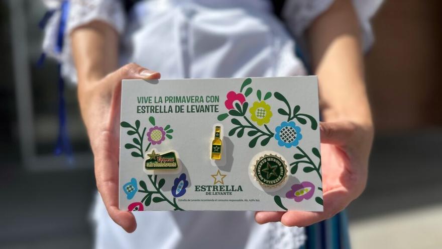 Estrella de Levante lanza una edición limitada de pines con motivo de las Fiestas de Primavera