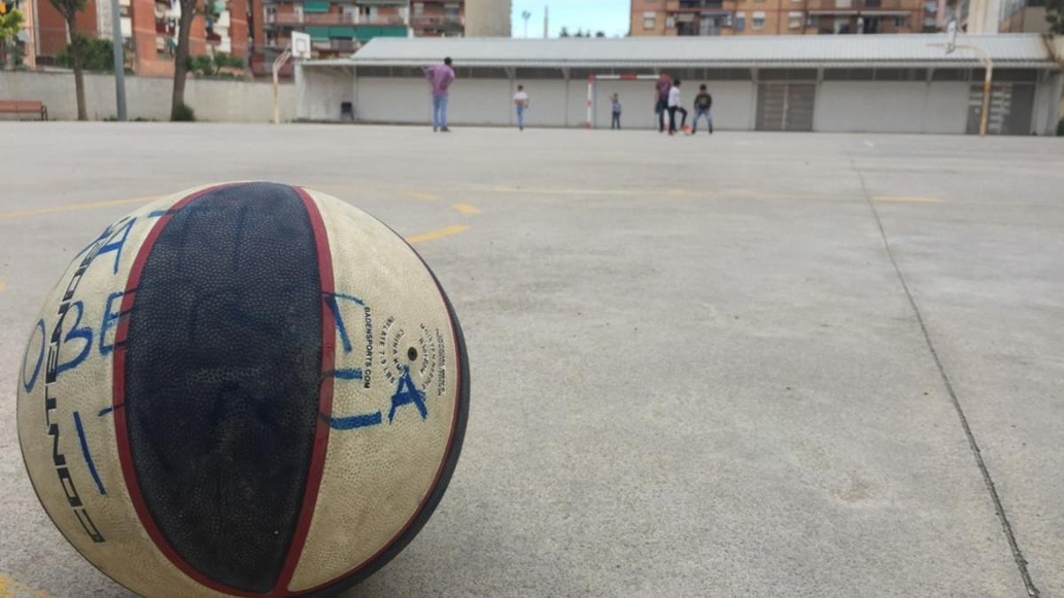 Imagen del colegio público del barrio de Llefià, en Badalona.