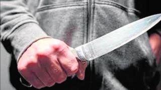 Amenaza con un cuchillo al recepcionista de una pensión de Las Palmas de Gran Canaria