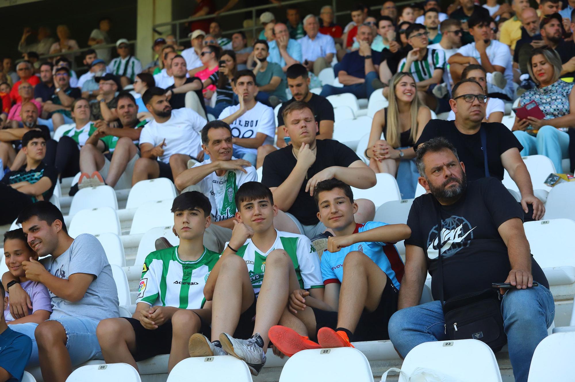 El derbi de play off entre el Córdoba B y el Ciudad de Lucena, en  imágenes