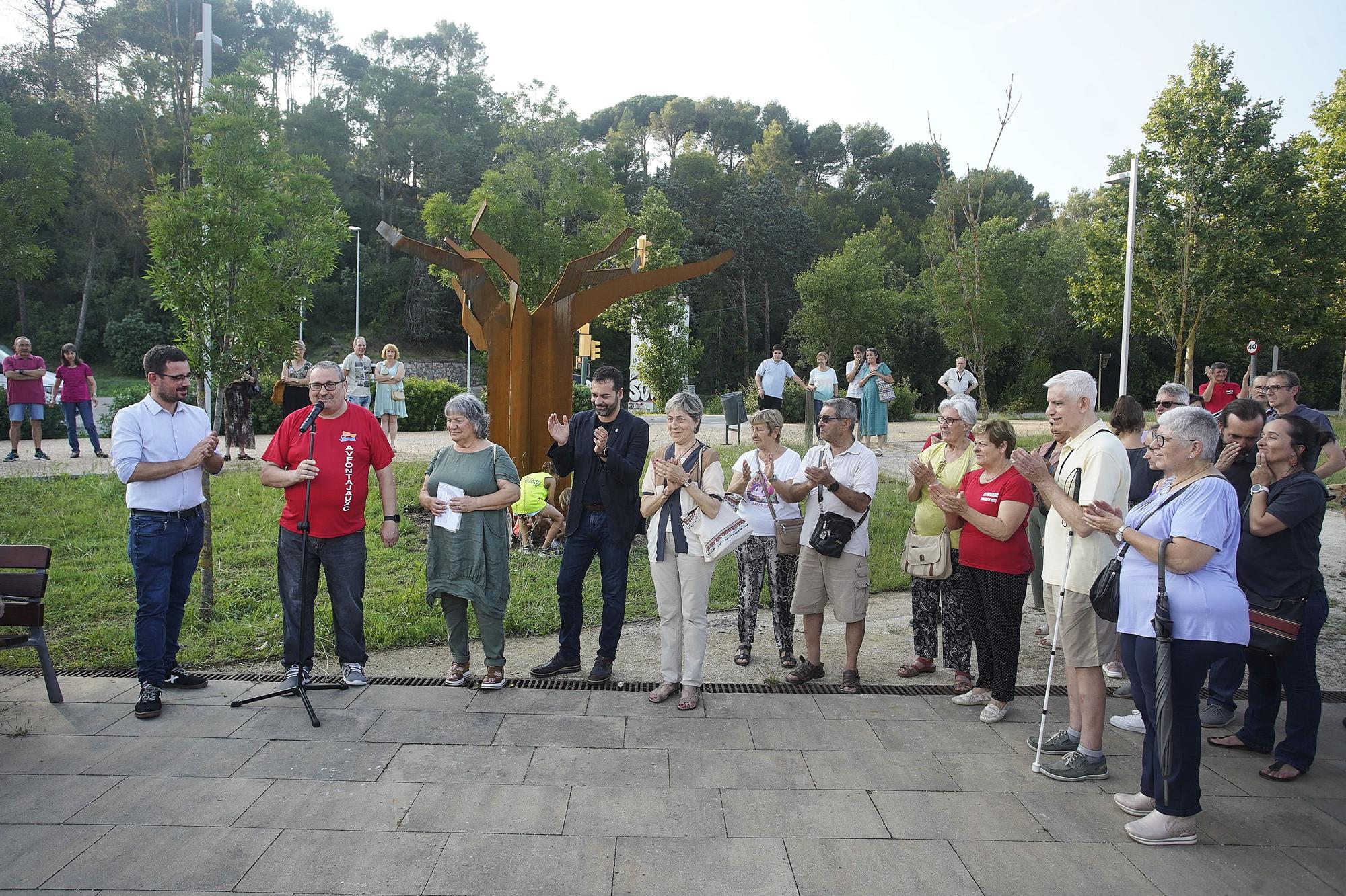 L’"Arbre" de Max Varés presideix el parc de la Guingueta de Fontajau