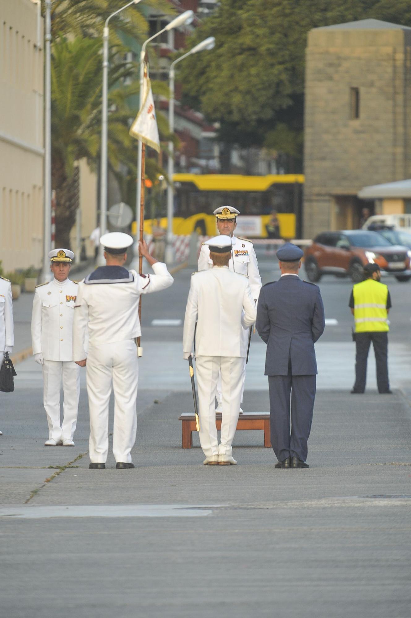 Primera visita del almirante de Acción Marítima al Arsenal de Las Palmas