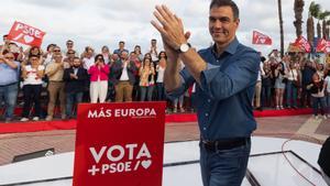 Sánchez exhibe confianza y afirma que el PSOE va a ganar en votos y escaños las europeas