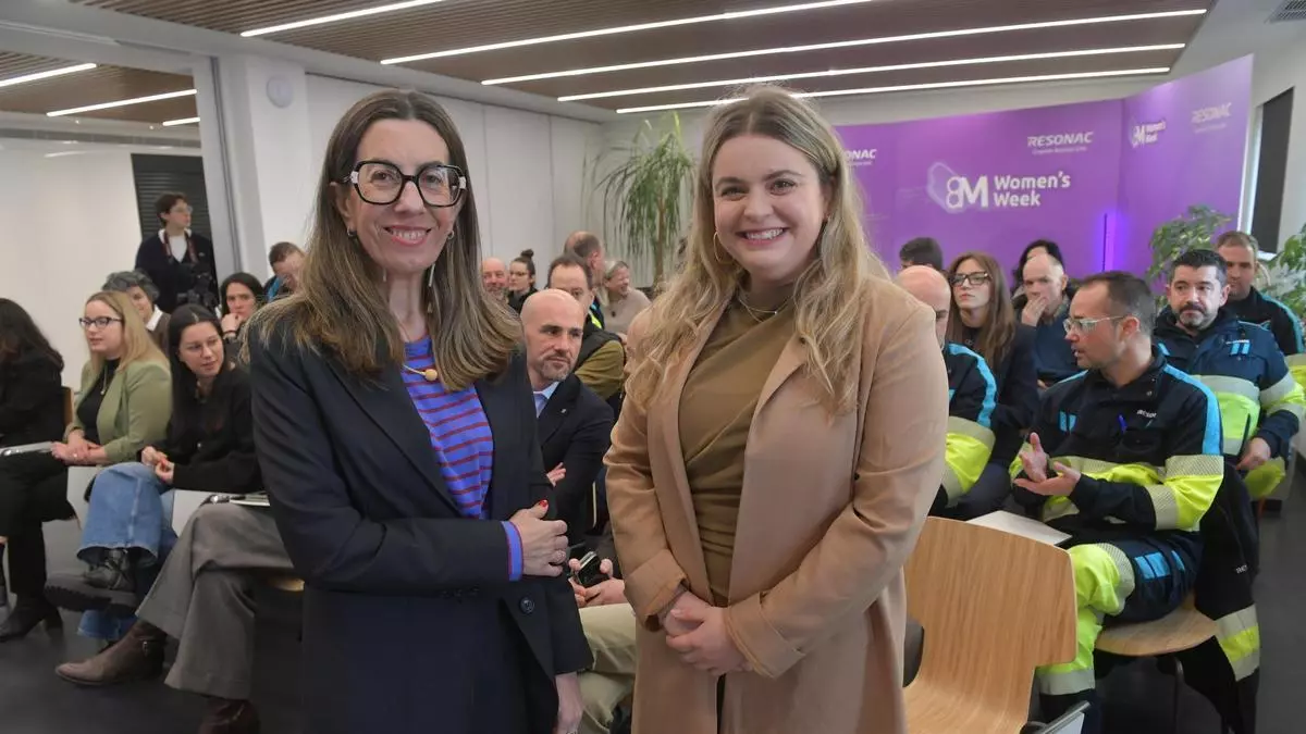 Mujeres profesionales de la siderurgia en A Coruña ante el 8-M: "Ha sido una carrera de fondo y no quiero que más niñas tengan que correrla"