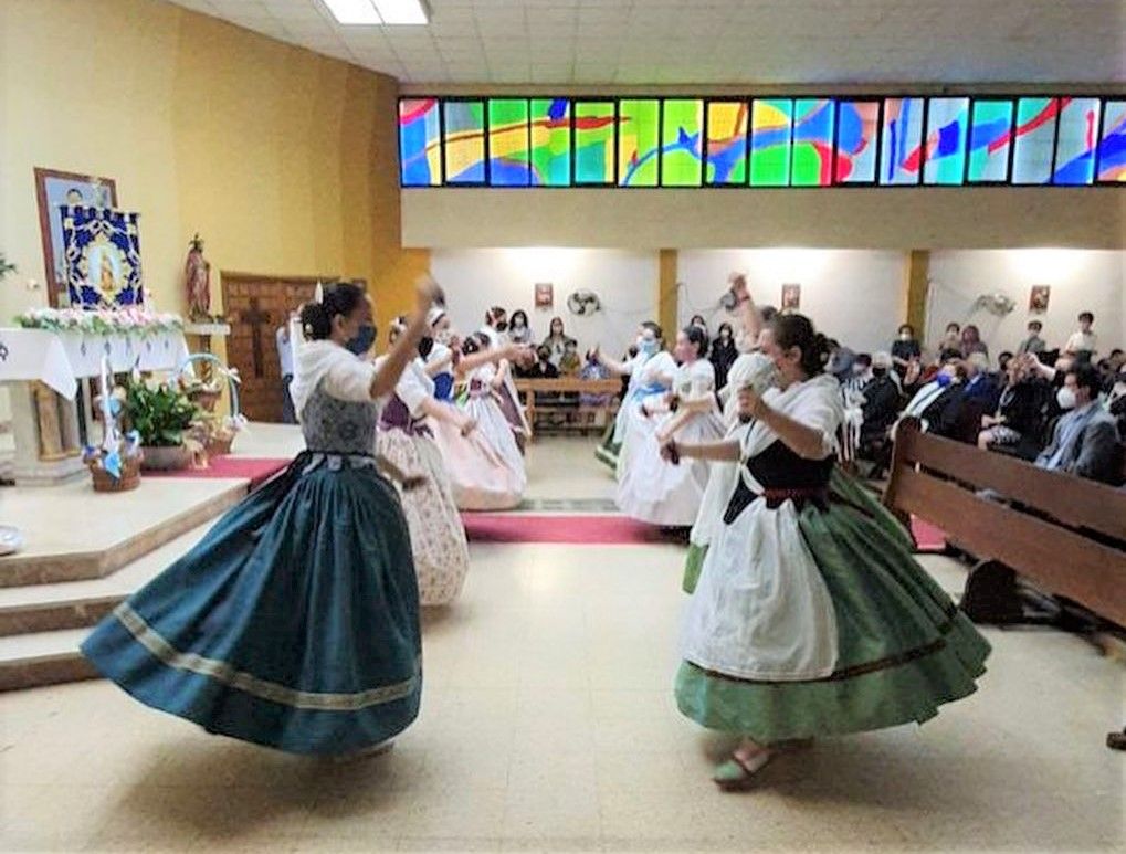 DAMA ELCHE HOMANEJA VIRGEN EN SAN MAURO.jpg