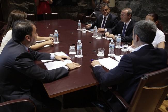 06/07/2016.CANARIAS.El presidente del Gobierno de Canarias, Fernando Clavijo, se reúne con los alcaldes de Las Palmas, Santa Cruz, La Laguna y Telde
