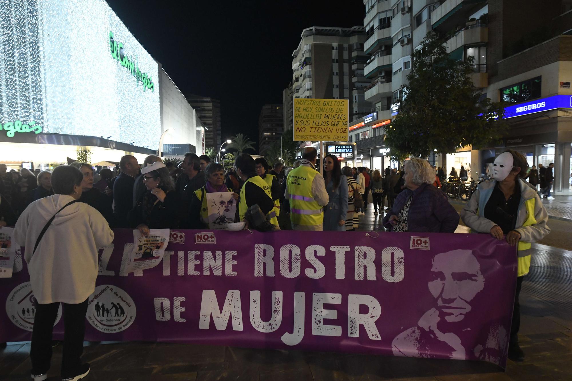 Las imágenes de la manifestación contra la violencia machista en Murcia