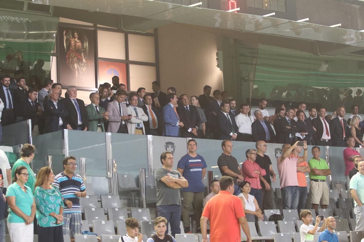 Aficionados en el encuentro de Copa del Rey