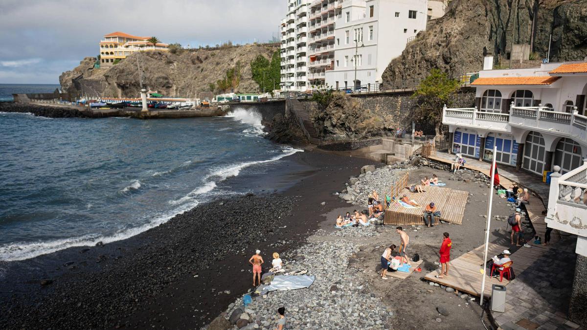 Panorámica de la playa de San Marcos, en el municipio de Icod de Los Vinos.