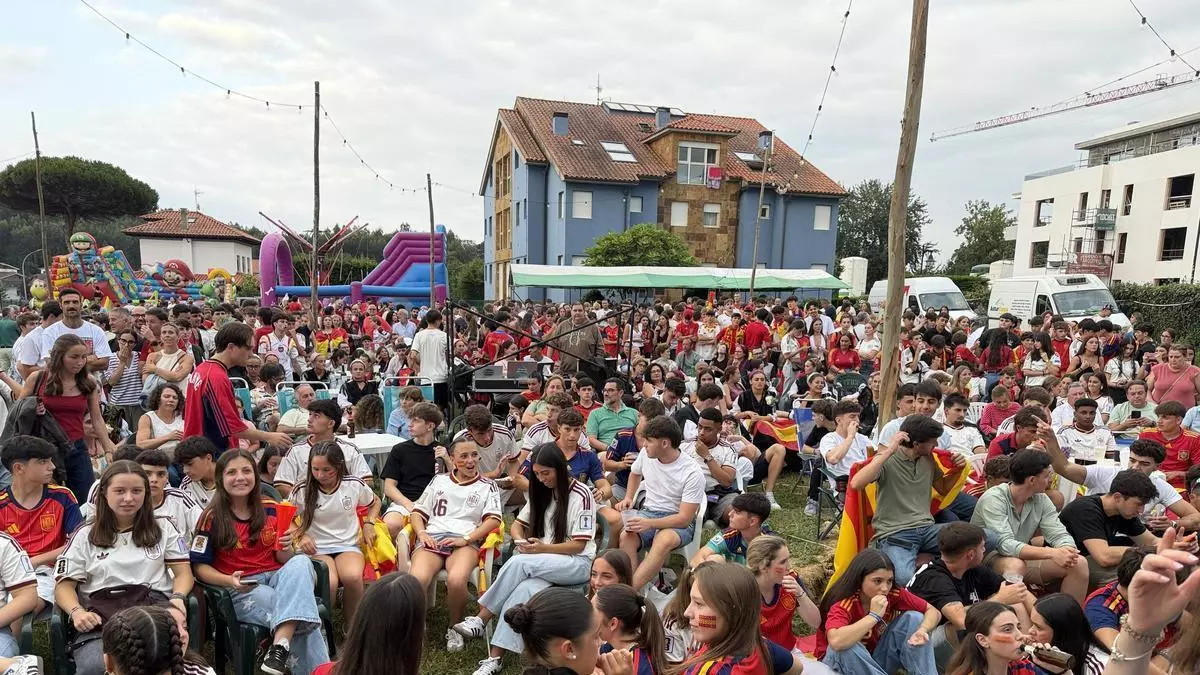 Una fiesta mundial repetida en Celoriu (Llanes)