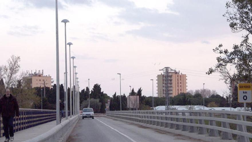 El pont actual sobre el Fluvià.