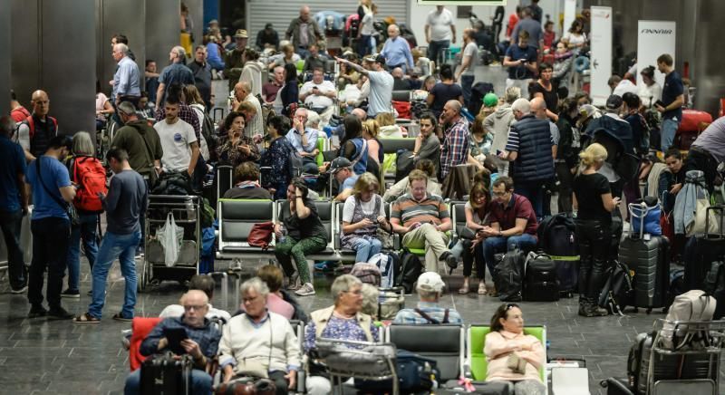 Aeropuerto de Gran Canaria. Aeropuerto cerrado por calima y viento  | 23/02/2020 | Fotógrafo: José Carlos Guerra