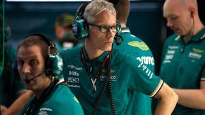 Mike Krack, team principal del equipo Aston Martin, admira la labor de Fernando Alonso