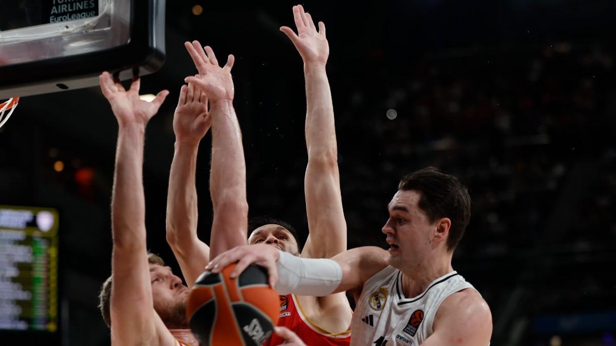 Mario Hezonja, en el cuarto partido ante Olympiacos en el Playoff Euroliga