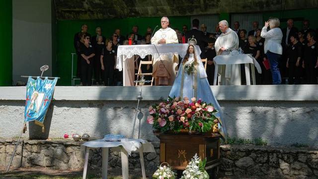 Misa en honor a la Virgen de 
las Nieves presidida ayer por el 
obispo Antonio Valín.  | // A. IRAGO