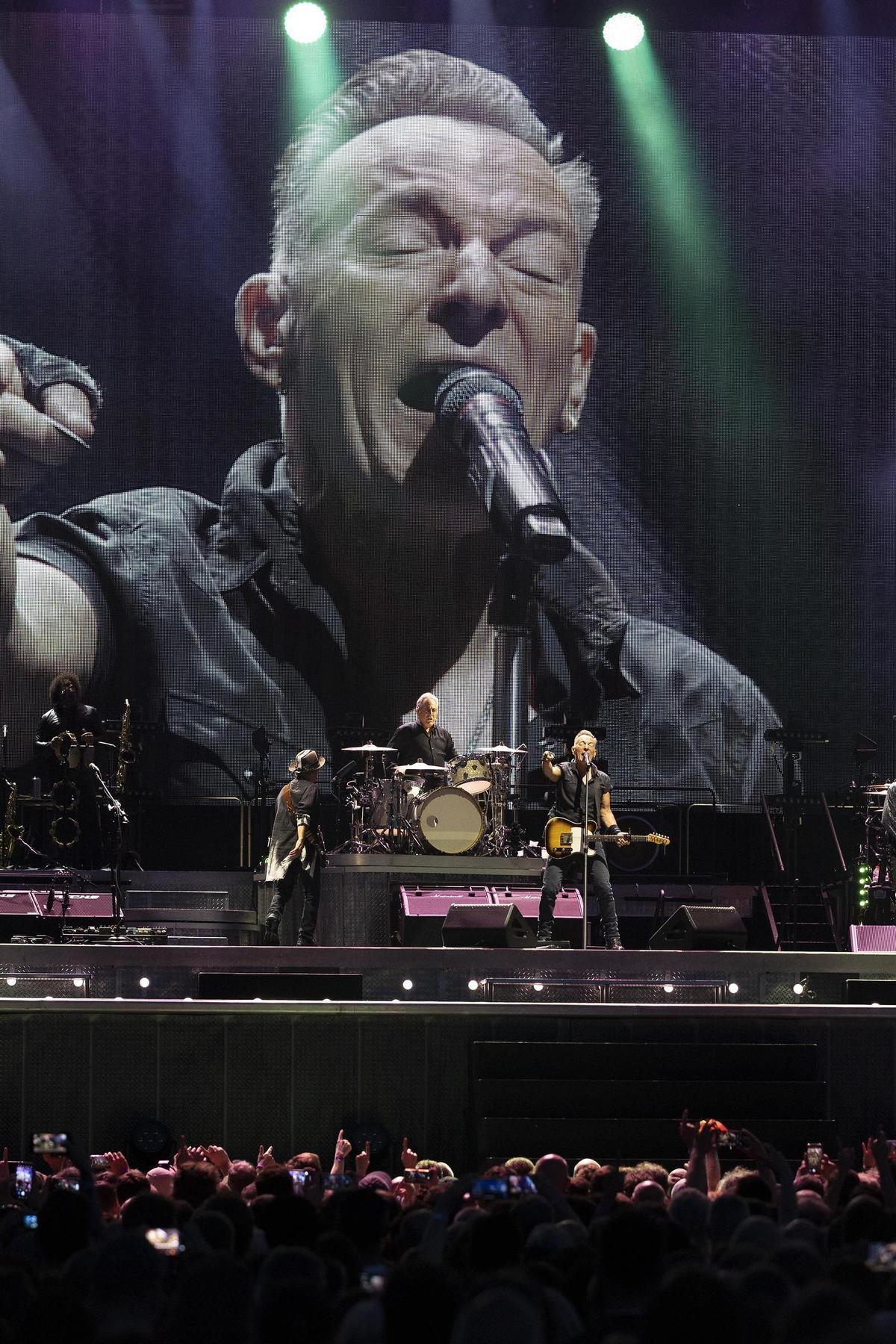 Bruce Springsteen en concierto en el Estadi Olimpic  